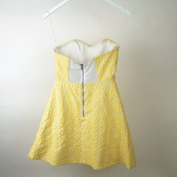Alice + Olivia Grove Yellow Strapless Sculpted Dress - Picture 4 of 8